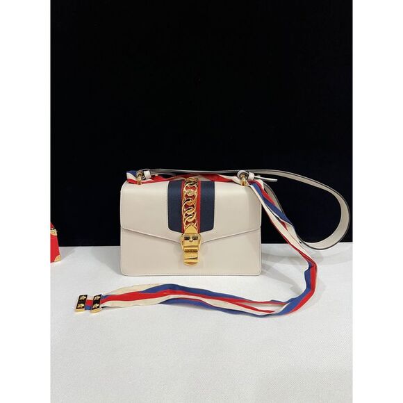 Gucci Women Pre-Loved Bag Very Good Condition